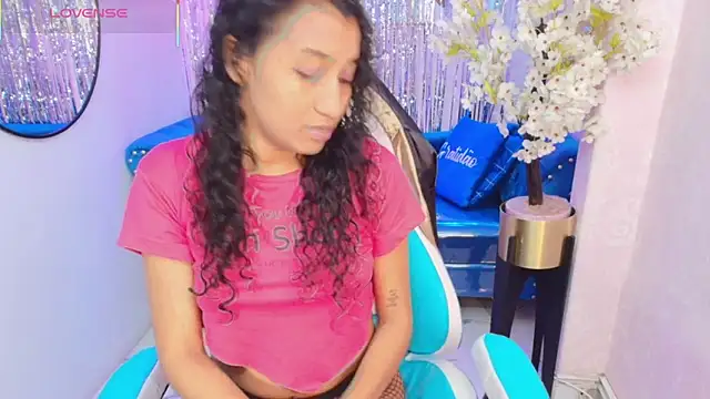 Snapshot of Nina_willyams chatting on 12-23-25, 03:50 Nina willyams online show from 12-23-25, 03:50