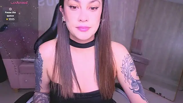 Snapshot of Aria95_a chatting on 04-10-26, 12:45 Aria95 a online show from 04-10-26, 12:45