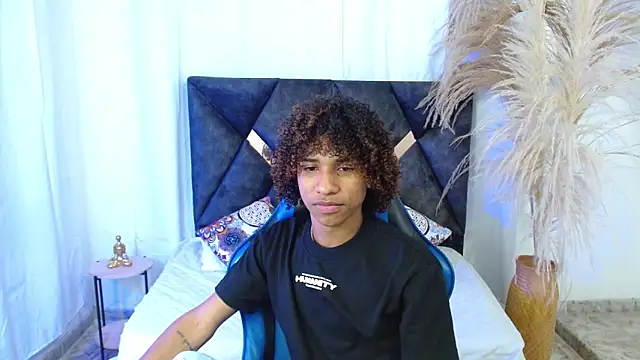 Snapshot of angelll18_ chatting on 01-17-26, 08:45 angelll18 online show from 01-17-26, 08:45