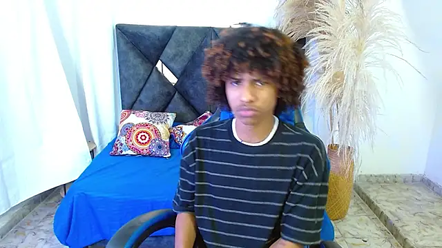 Snapshot of angelll18_ chatting on 03-04-26, 08:16 angelll18 online show from 03-04-26, 08:16