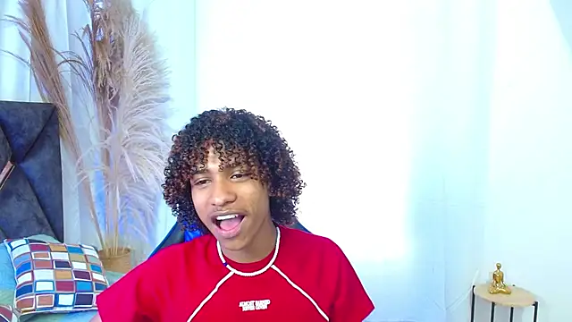 angelll18  online show from 12-22-25, 08:20