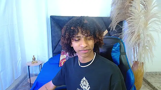 angelll18  online show from 03-27-26, 08:43