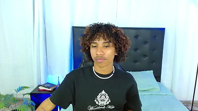 Snapshot of angelll18_ chatting on 02-26-26, 09:37 angelll18 online show from 02-26-26, 09:37