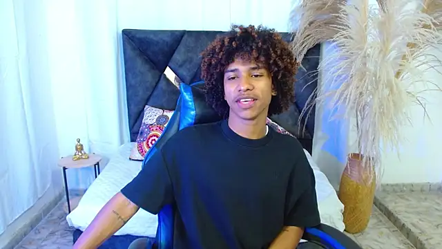 Snapshot of angelll18_ chatting on 02-11-26, 08:41 angelll18 online show from 02-11-26, 08:41