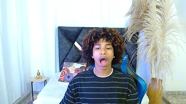 Snapshot of angelll18_ chatting on 02-21-26, 08:55 angelll18 online show from 02-21-26, 08:55