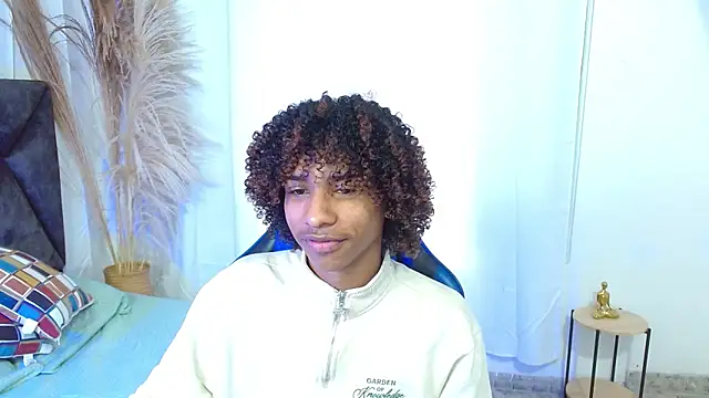 angelll18  online show from 12-20-25, 09:39