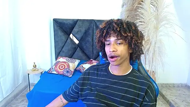 angelll18  online show from 03-10-26, 08:46