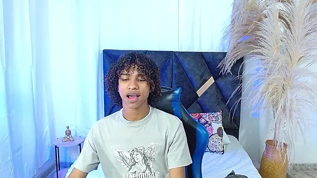 angelll18  online show from 01-10-26, 08:26