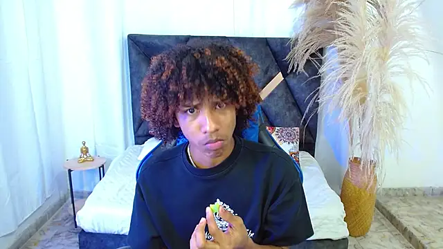 Snapshot of angelll18_ chatting on 02-17-26, 09:23 angelll18 online show from 02-17-26, 09:23