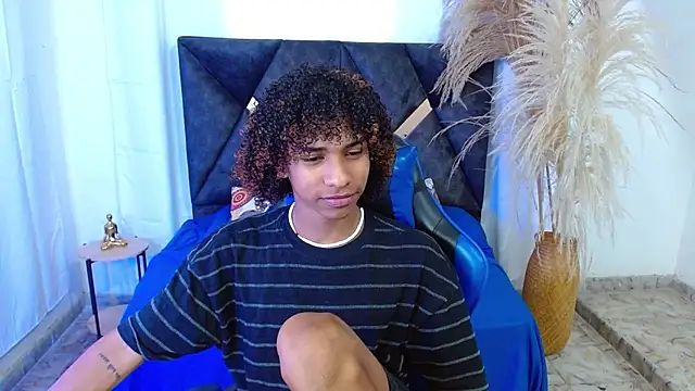 angelll18  online show from 04-07-26, 08:10