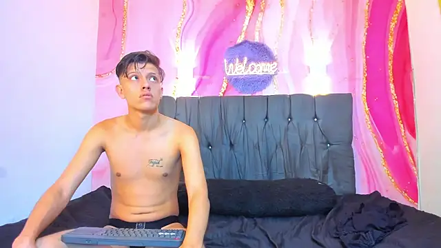 Hotsweet Guys online show from 12-14-25, 04:51