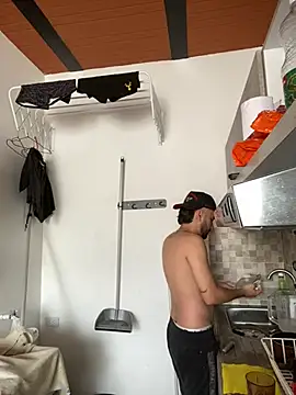 jamess 0 online show from 04-18-26, 05:48