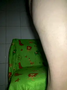 Snapshot of LoverNIXI chatting on 12-17-25, 12:48 LoverNIXI online show from 12-17-25, 12:48