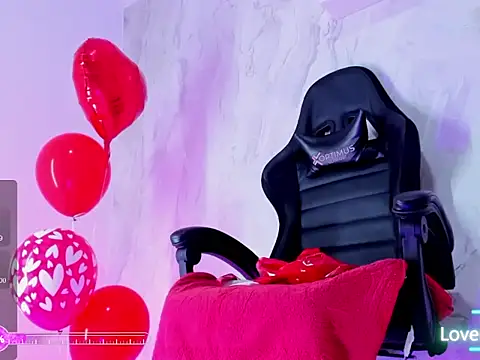 Snapshot of Shara_85 chatting on 02-14-26, 07:47 Shara 85 online show from 02-14-26, 07:47