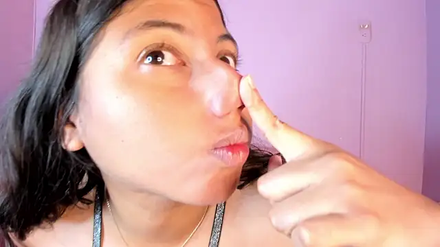 Snapshot of SolTully chatting on 02-04-26, 12:44 SolTully online show from 02-04-26, 12:44