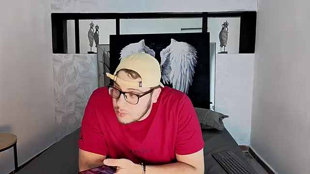 Snapshot of Chel_seth chatting on 12-21-25, 04:36 Chel seth online show from 12-21-25, 04:36