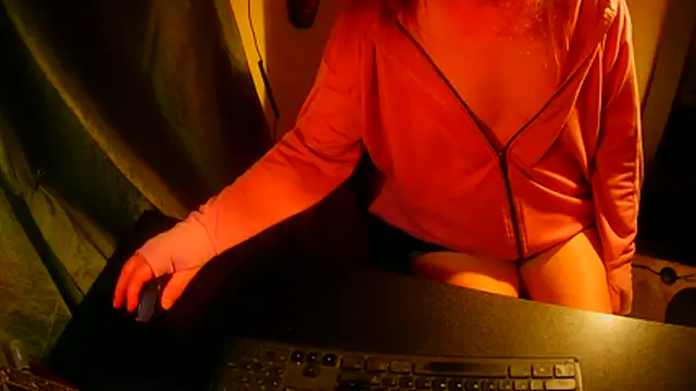 Snapshot of GoodGirlKelly chatting on 05-08-26, 06:17 GoodGirlKelly online show from 05-08-26, 06:17