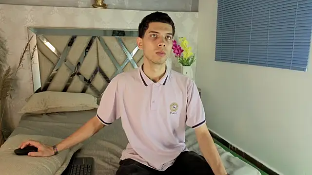 prettyboyy 13 online show from 12-20-25, 03:20