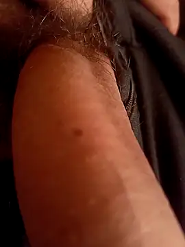 Snapshot of vgrr45534 chatting on 12-18-25, 12:20 vgrr45534 online show from 12-18-25, 12:20