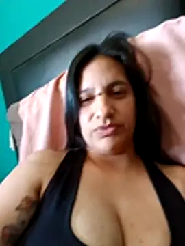 julietaloovee online show from 12-17-25, 07:30