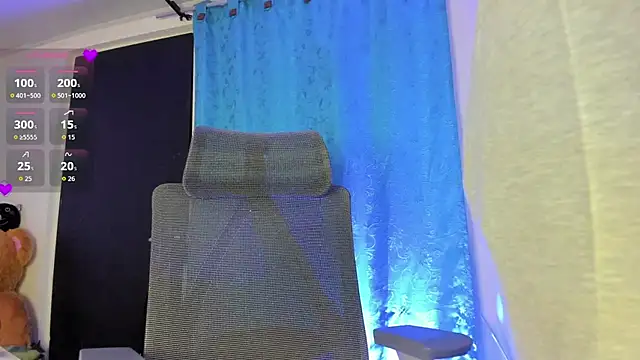 Snapshot of RosesLizzyy chatting on 03-04-26, 01:08 RosesLizzyy online show from 03-04-26, 01:08