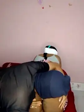 Snapshot of Crazy_Couple_1 chatting on 01-12-26, 04:30 Crazy Couple 1 online show from 01-12-26, 04:30