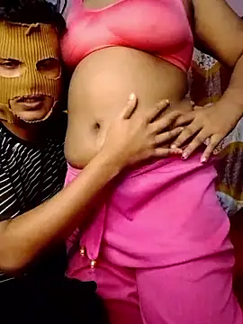 Snapshot of Crazy_Couple_1 chatting on 01-10-26, 05:25 Crazy Couple 1 online show from 01-10-26, 05:25