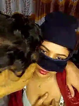 Snapshot of Crazy_Couple_1 chatting on 01-08-26, 05:30 Crazy Couple 1 online show from 01-08-26, 05:30