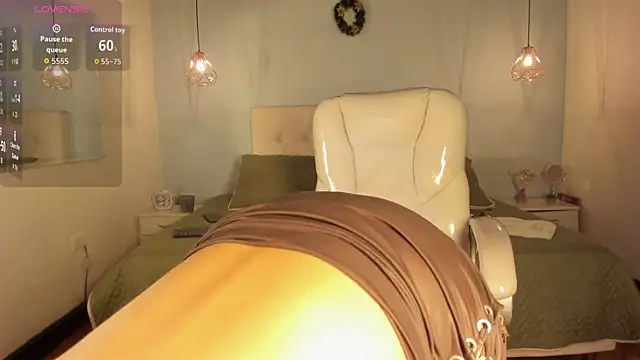 Snapshot of Lucy_river_ chatting on 01-07-26, 02:27 Lucy river online show from 01-07-26, 02:27