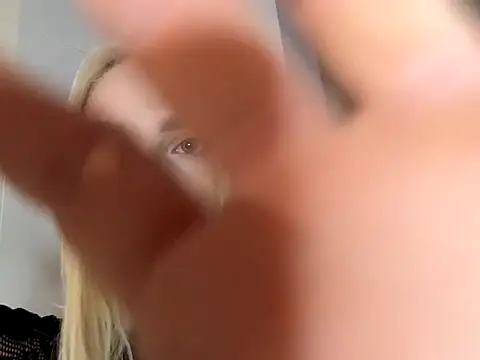 blonde di online show from 12-13-25, 11:55