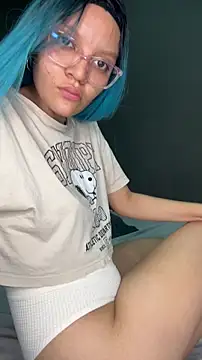 mila mils18 online show from 12-17-25, 10:37