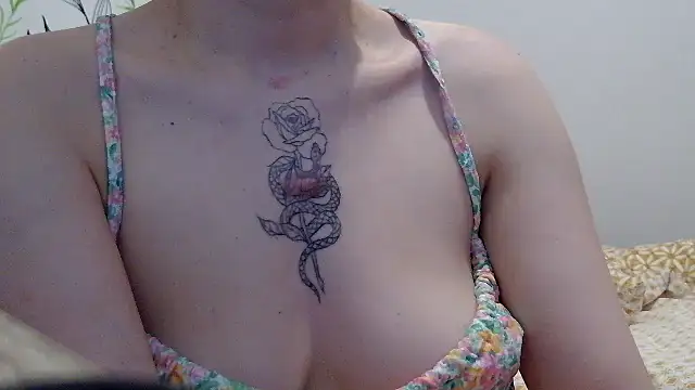 Snapshot of anngelle chatting on 05-20-26, 11:40 anngelle online show from 05-20-26, 11:40