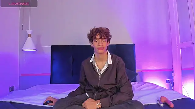 Snapshot of Will_Turneer chatting on 01-06-26, 04:16 Will Turneer online show from 01-06-26, 04:16