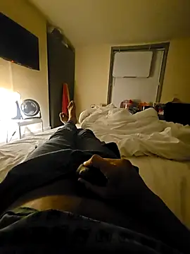 Gnax1 online show from 12-18-25, 04:44