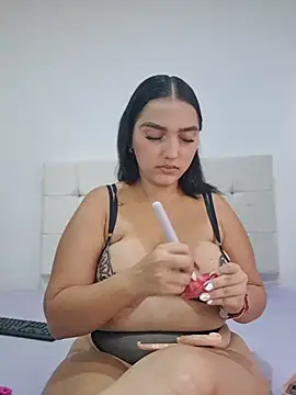 Snapshot of Mia_em chatting on 08-01-26, 06:39 Mia em online show from 08-01-26, 06:39