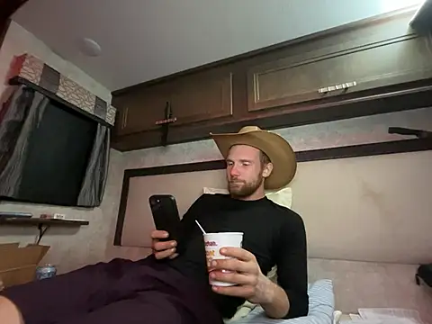 SparkledExtern online show from 02-06-26, 03:24