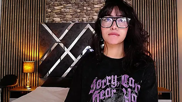 Snapshot of Amy_channel chatting on 04-01-26, 01:01 Amy channel online show from 04-01-26, 01:01