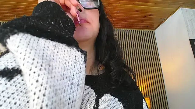Snapshot of Amy_channel chatting on 04-24-26, 01:13 Amy channel online show from 04-24-26, 01:13