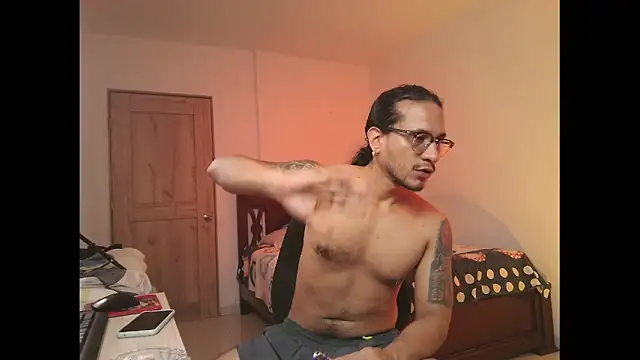 Snapshot of Riot_Velvet chatting on 01-09-26, 08:43 Riot Velvet online show from 01-09-26, 08:43