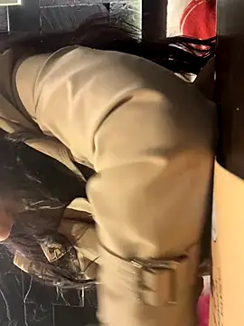 Snapshot of J-Jasmin chatting on 12-16-25, 06:50 J-Jasmin online show from 12-16-25, 06:50