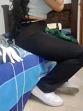 SHARLOT2427 online show from 12-18-25, 09:40