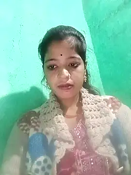 Snapshot of Juli_pande chatting on 12-21-25, 02:35 Juli pande online show from 12-21-25, 02:35