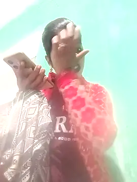 Snapshot of Juli_pande chatting on 12-23-25, 02:55 Juli pande online show from 12-23-25, 02:55