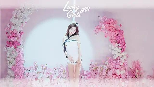 Snapshot of Luckygirls-339 chatting on 05-23-26, 11:04 Luckygirls-339 online show from 05-23-26, 11:04