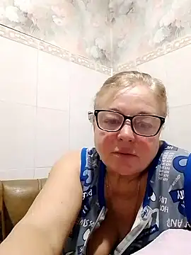 Snapshot of LinaLight88 chatting on 02-12-26, 09:03 LinaLight88 online show from 02-12-26, 09:03