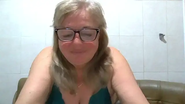 LinaLight88 online show from 04-15-26, 06:56