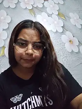 Himani 0122 online show from 06-15-26, 08:25