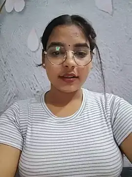 Himani 0122 online show from 06-18-26, 04:44