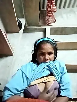 Snapshot of Shreya_pandit chatting on 01-17-26, 12:04 Shreya pandit online show from 01-17-26, 12:04