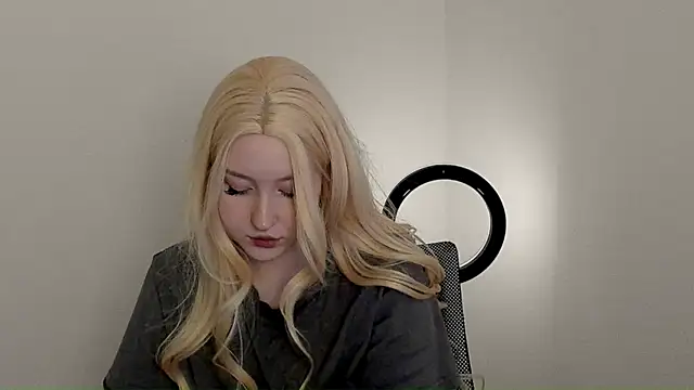 Stella MoonLight online show from 12-20-25, 04:32